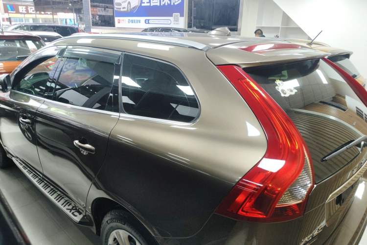 Used Volvo XC60 2015 T5 Smart Upgrade Model Exterior 2