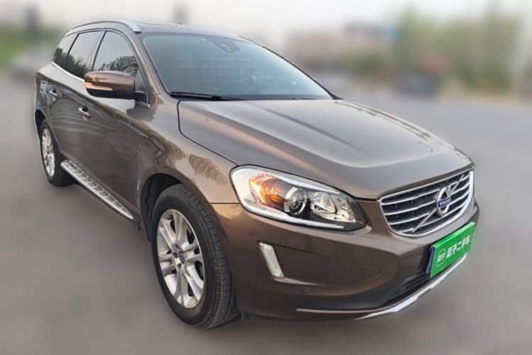 Used Volvo XC60 2015 T5 Smart Upgrade Model Front Right 45 Deg