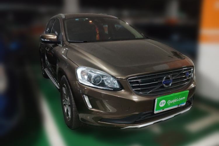 Used Volvo XC60 2015 T5 AWD Zhiyuan Edition Front Right 45 Deg