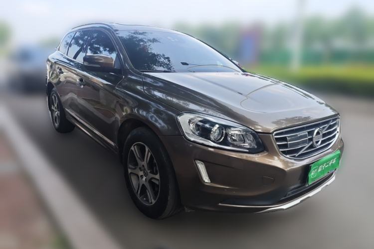 Used Volvo XC60 2015 T5 AWD Zhiyuan Edition Front Right 45 Deg