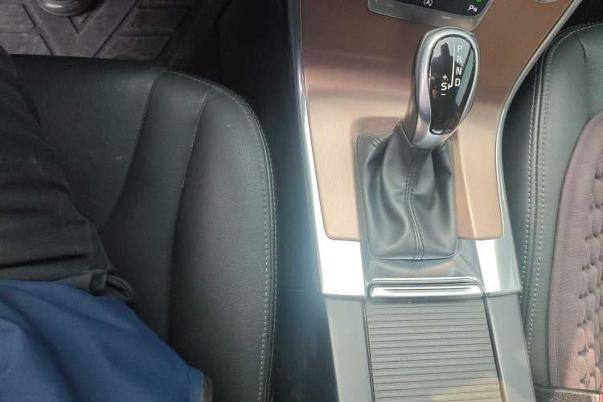 Used Volvo XC60 2015 T5 Smart Upgrade Model Gear Lever