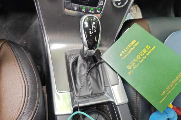 Used Volvo XC60 2015 T5 AWD Zhiyuan Edition Gear Lever
