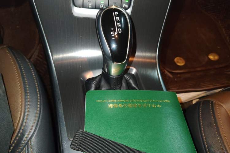 Used Volvo XC60 2015 T5 AWD Zhiyuan Edition Gear Lever