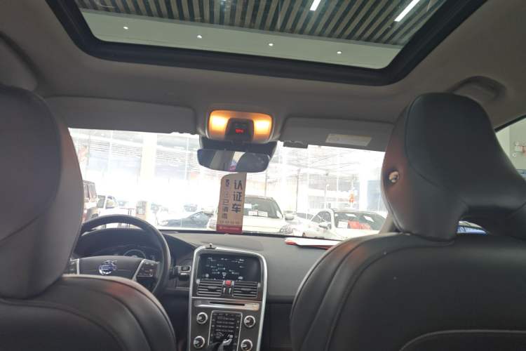 Used Volvo XC60 2015 T5 AWD Zhiyuan Edition Headliner