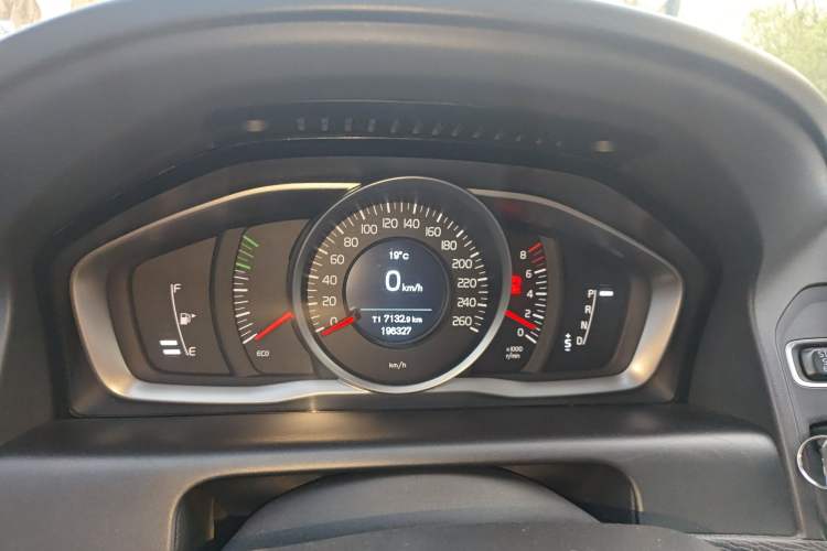 Used Volvo XC60 2015 T5 Smart Upgrade Model Instrument Cluster