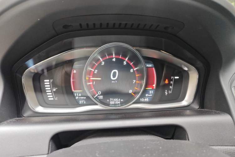 Used Volvo XC60 2015 T5 AWD Zhiyuan Edition Instrument Cluster