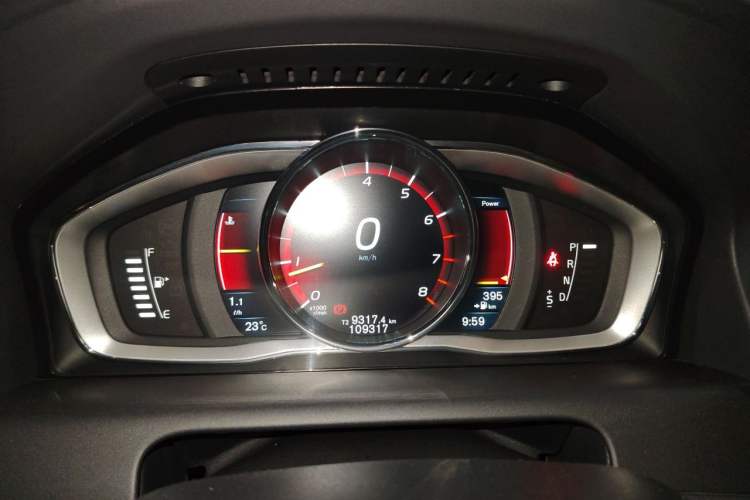 Used Volvo XC60 2015 T5 AWD Zhiyuan Edition Instrument Cluster