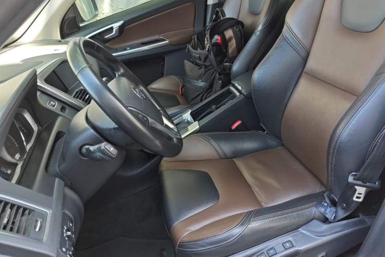 Used Volvo XC60 2015 T5 Smart Upgrade Model Left Front Seat