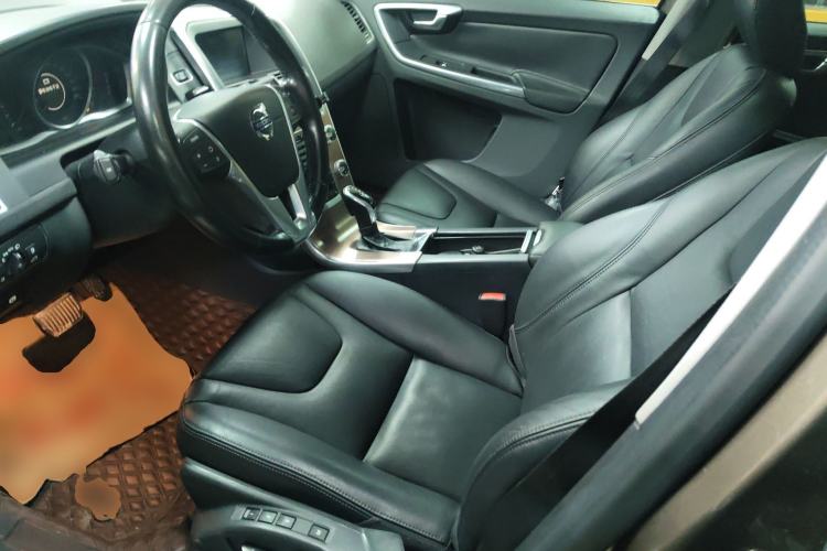 Used Volvo XC60 2015 T5 Smart Upgrade Model Left Front Seat