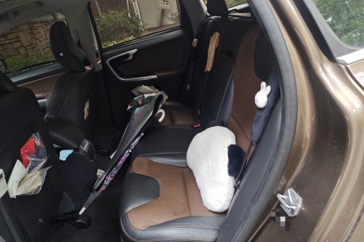 Used Volvo XC60 2015 T5 AWD Zhiyuan Edition Left Rear Seat