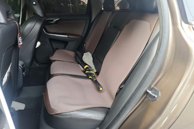 Used Volvo XC60 2015 T5 AWD Zhiyuan Edition Left Rear Seat