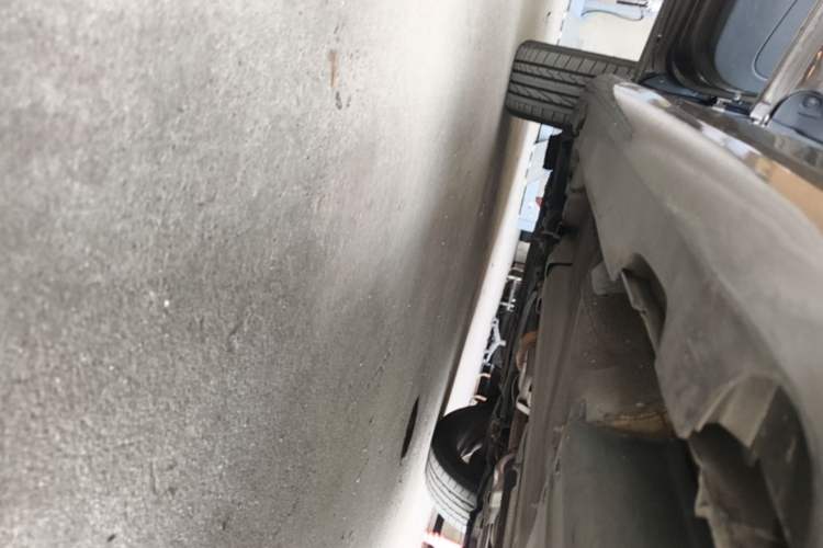 Used Volvo XC60 2015 T6 AWD Smart Version Left Side Sill