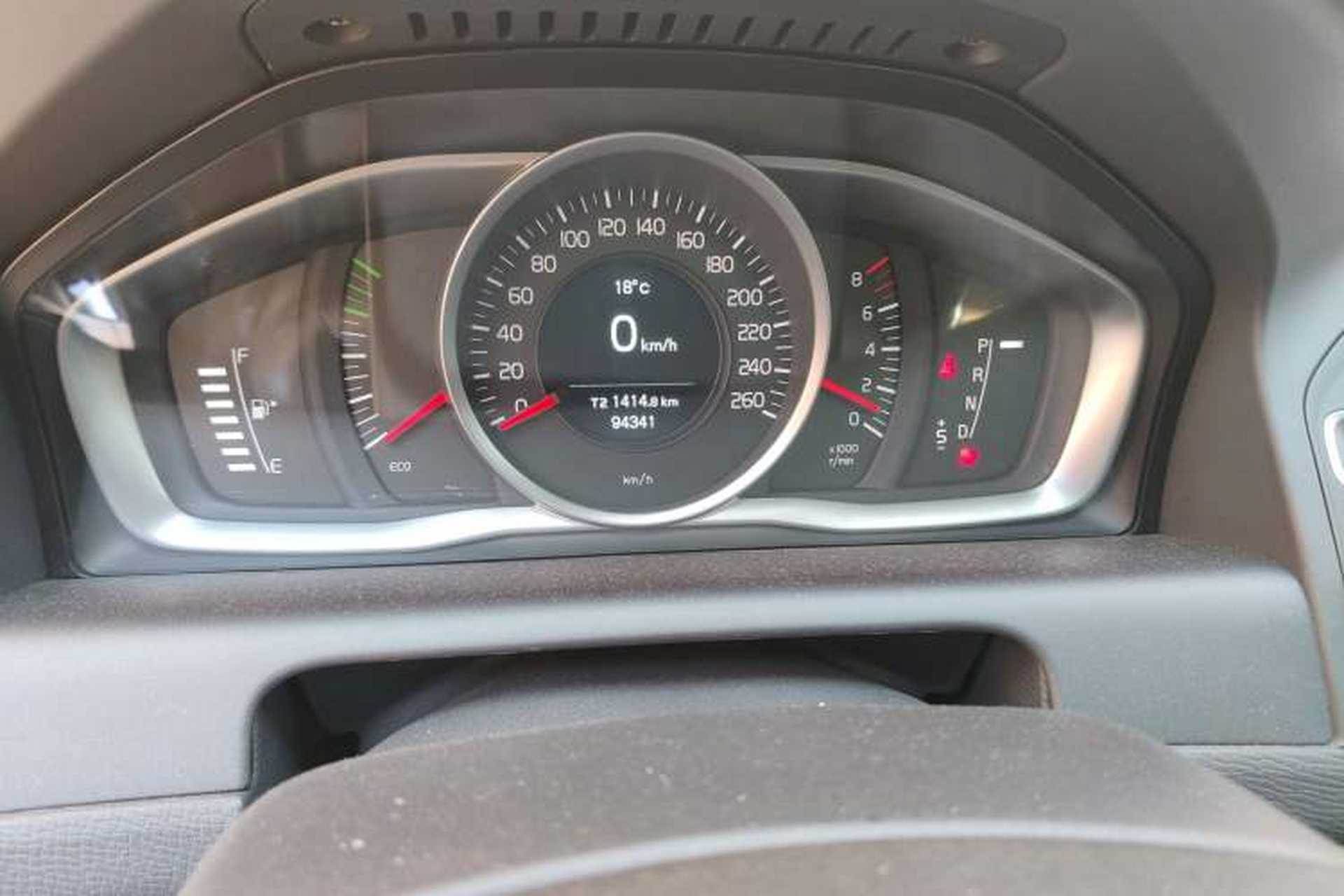 Used Volvo XC60 2015 T5 Smart Upgrade Model Odometer Close Up