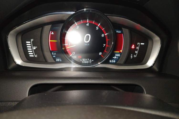 Used Volvo XC60 2015 T5 AWD Zhiyuan Edition Odometer Close Up