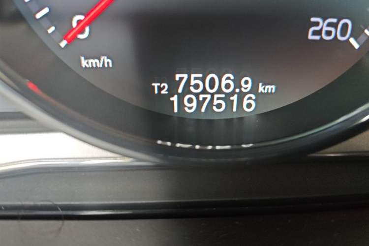 Used Volvo XC60 2015 T5 Smart Upgrade Model Odometer Close Up