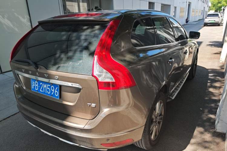 Used Volvo XC60 2015 T5 Smart Upgrade Model Rear Right 45 Deg