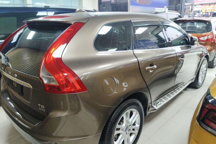 Used Volvo XC60 2015 T5 Smart Upgrade Model Rear Right 45 Deg