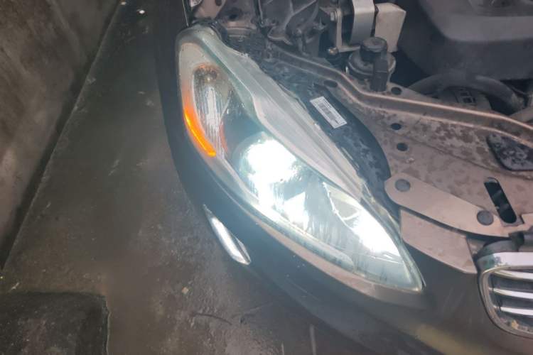 Used Volvo XC60 2015 T5 Smart Upgrade Model Right Front Headlight