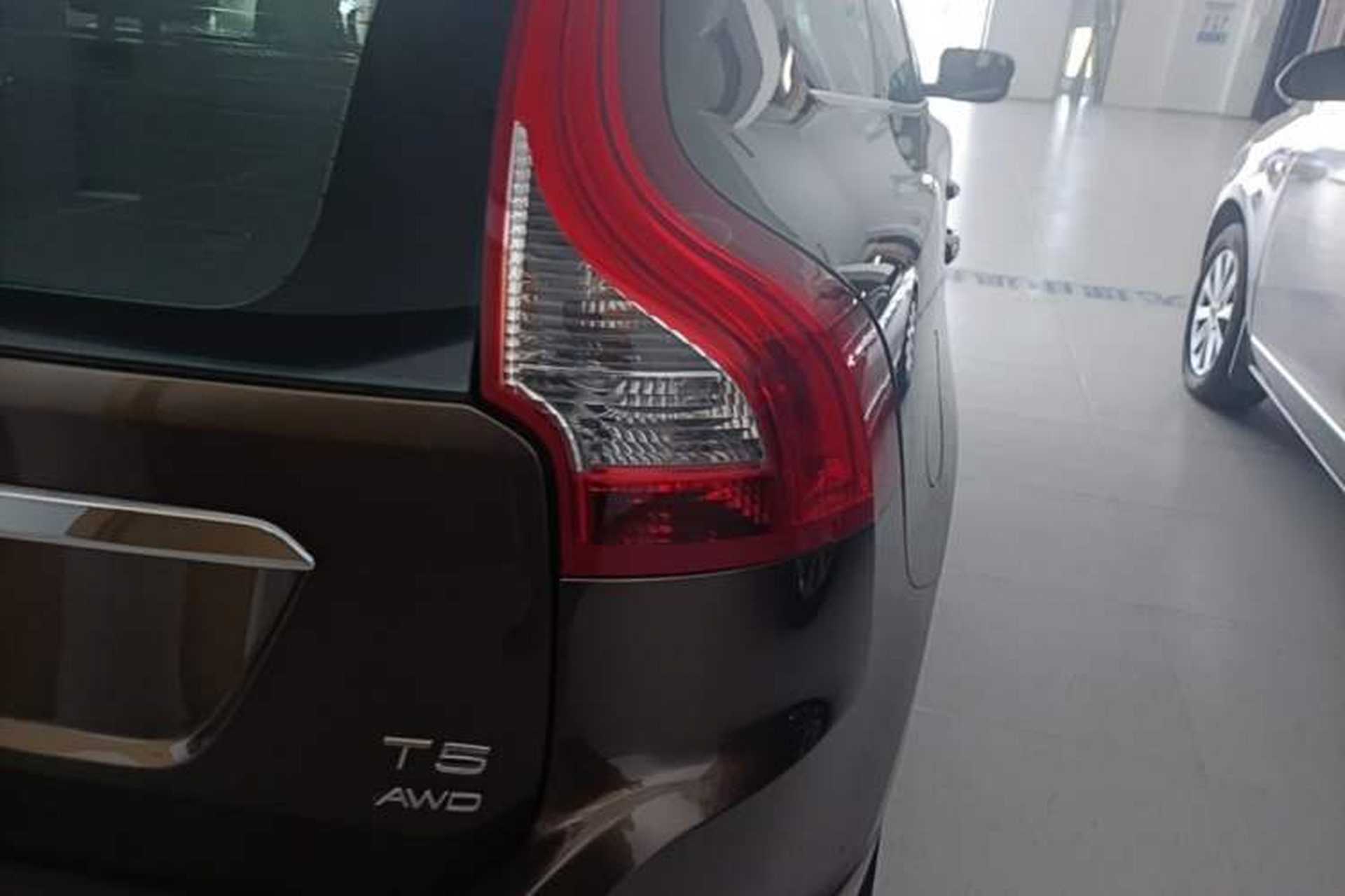 Used Volvo XC60 2015 T5 AWD Smart Drive Edition Right Rear Taillight