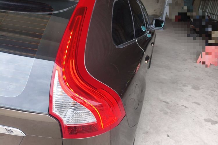Used Volvo XC60 2015 T6 AWD Smart Version Right Rear Taillight