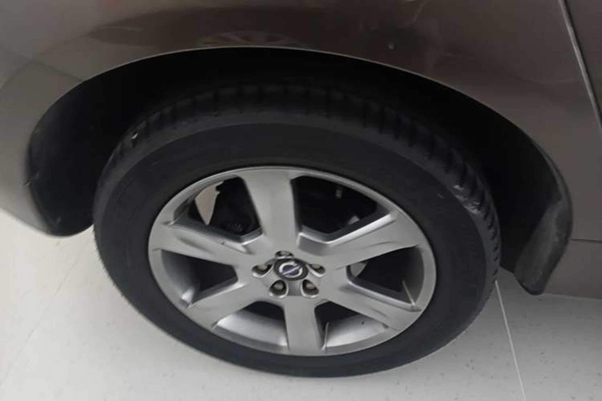 Used Volvo XC60 2015 T5 AWD Smart Drive Edition Right Rear Wheel Hub
