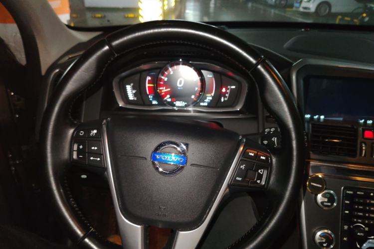 Used Volvo XC60 2015 T5 AWD Zhiyuan Edition Steering Wheel