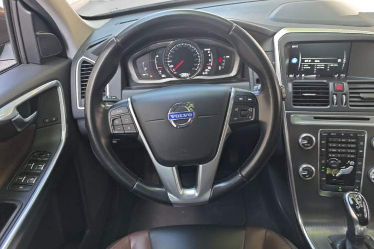 Used Volvo XC60 2015 T5 Smart Upgrade Model Steering Wheel
