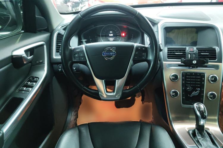 Used Volvo XC60 2015 T5 Smart Upgrade Model Steering Wheel