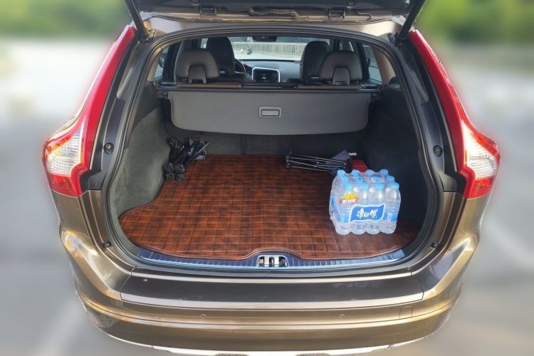 Used Volvo XC60 2015 T5 AWD Zhiyuan Edition Trunk