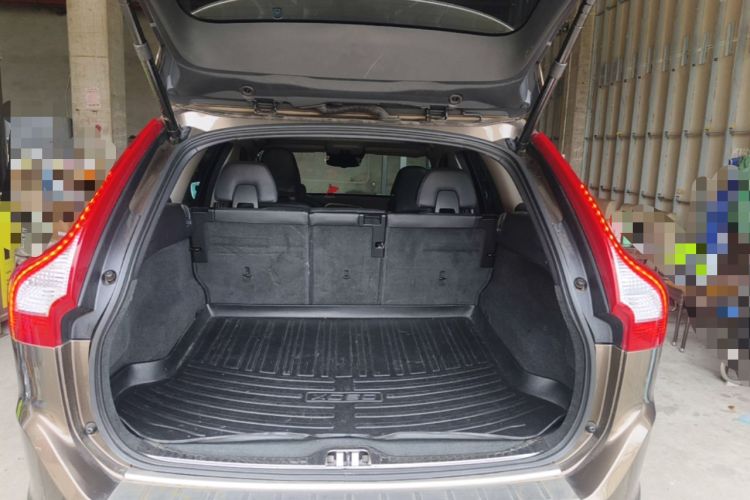 Used Volvo XC60 2015 T6 AWD Smart Version Trunk