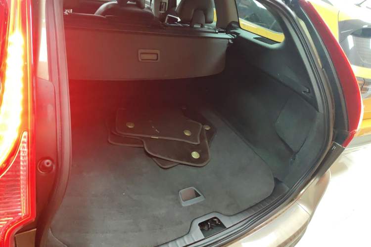Used Volvo XC60 2015 T5 Smart Upgrade Model Trunk