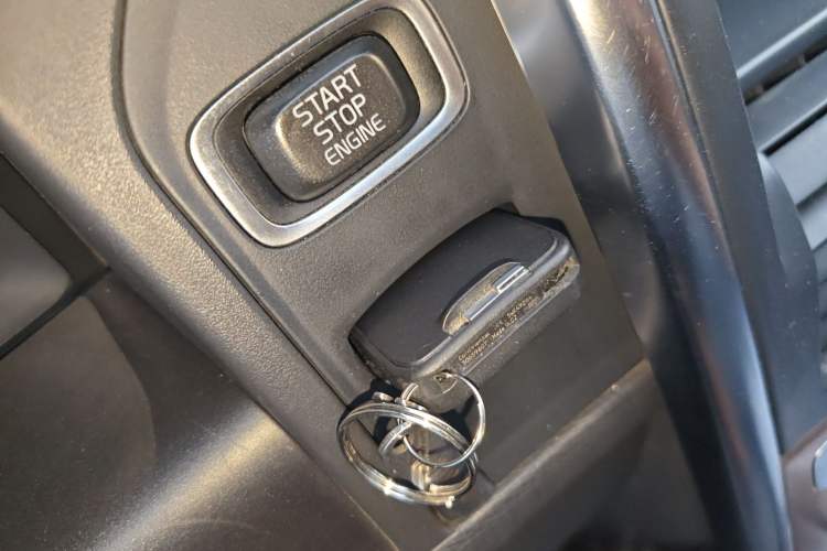 Used Volvo XC60 2015 T5 Smart Upgrade Model Vehicle Key