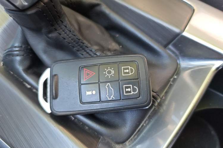 Used Volvo XC60 2015 T5 Smart Upgrade Model Vehicle Key