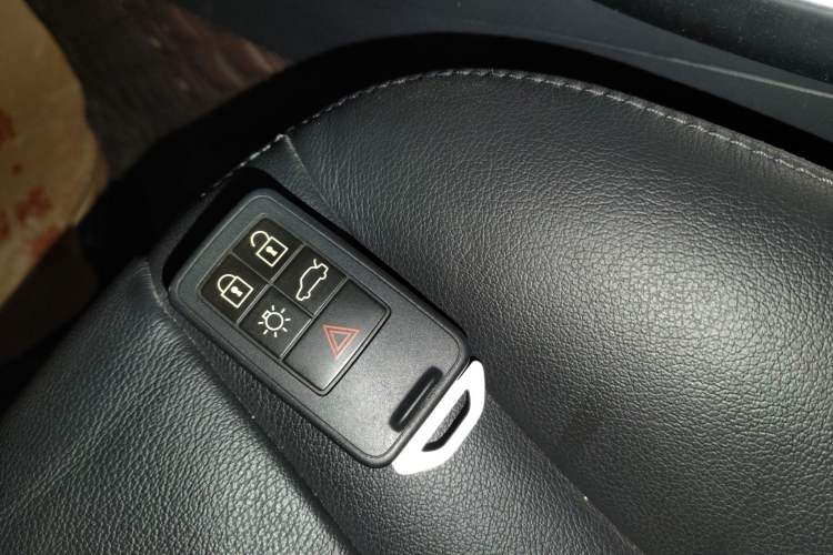 Used Volvo XC60 2015 T5 Smart Upgrade Model Vehicle Key