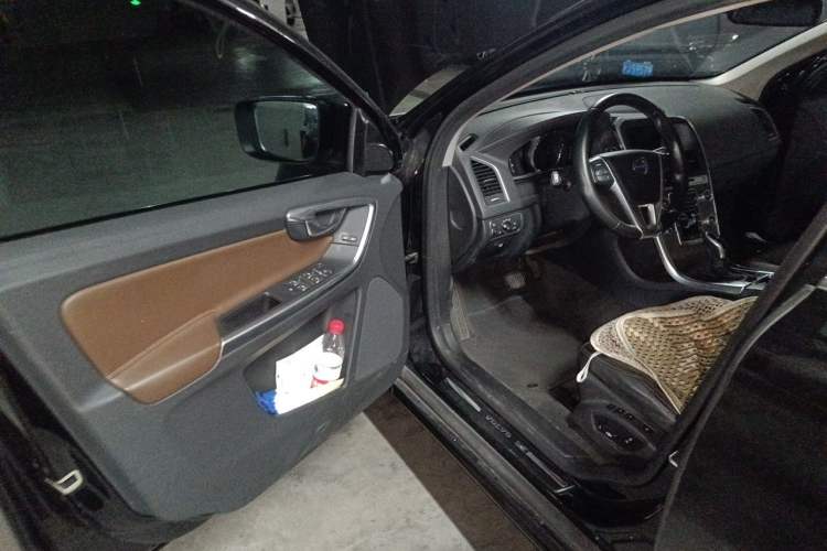 Used Volvo XC60 2016 T5 Smart Version Driver Seat