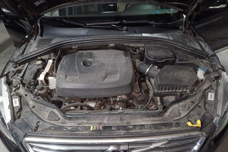 Used Volvo XC60 2016 T5 Smart Version Engine Bay