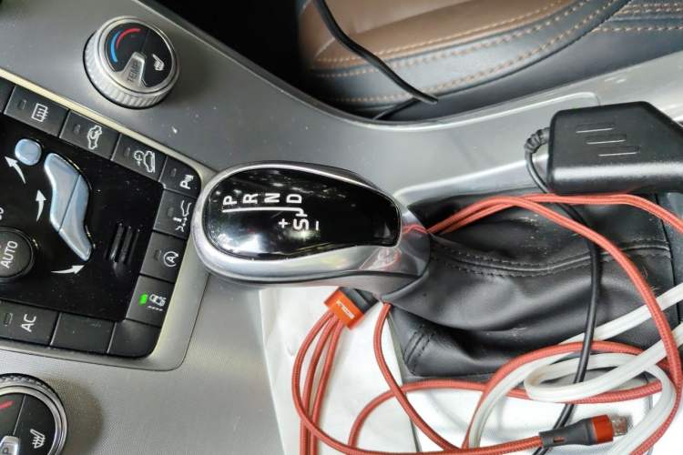 Used Volvo XC60 2016 T5 Smart Version Gear Lever