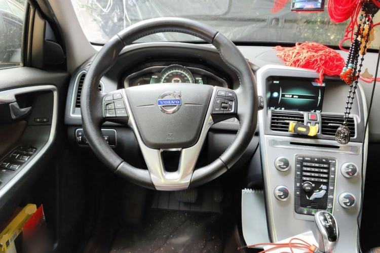 Used Volvo XC60 2016 T5 Smart Version Steering Wheel