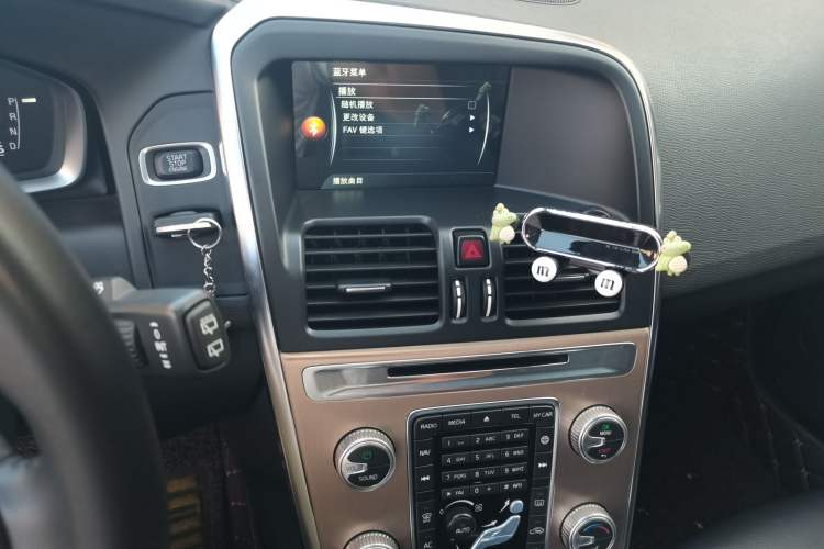 Used Volvo XC60 2016 T5 Smart Upgrade Model Audio And AC Panel