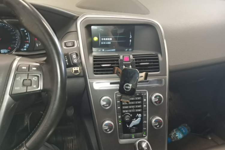 Used Volvo XC60 2016 T5 Smart Version Audio And AC Panel