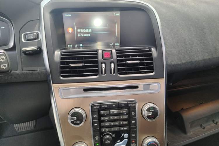Used Volvo XC60 2016 T5 Smart Upgrade Model Audio And AC Panel