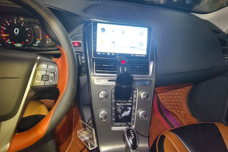 Used Volvo XC60 2016 T5 Smart Version Audio And AC Panel
