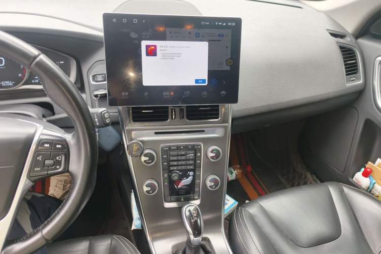 Used Volvo XC60 2016 T5 Smart Version Audio And AC Panel