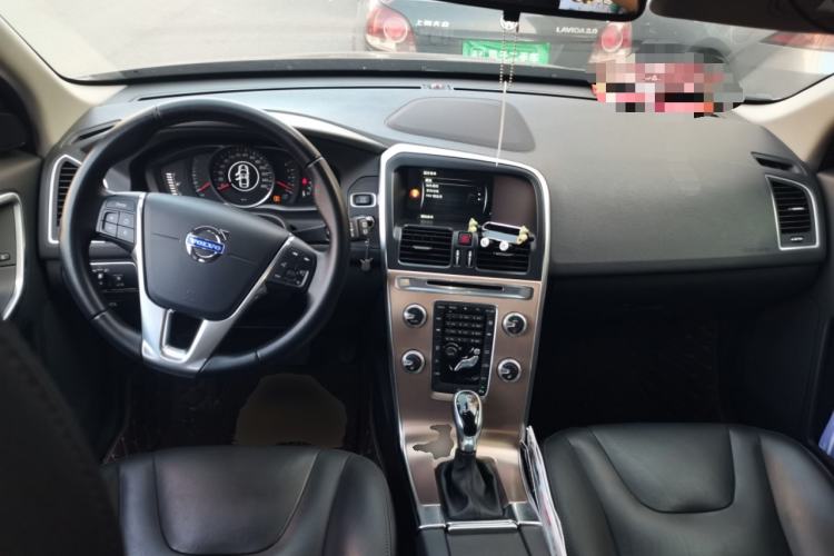 Used Volvo XC60 2016 T5 Smart Upgrade Model Center Console