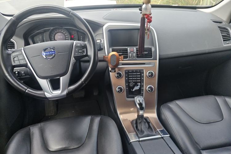 Used Volvo XC60 2016 T5 Smart Upgrade Model Center Console