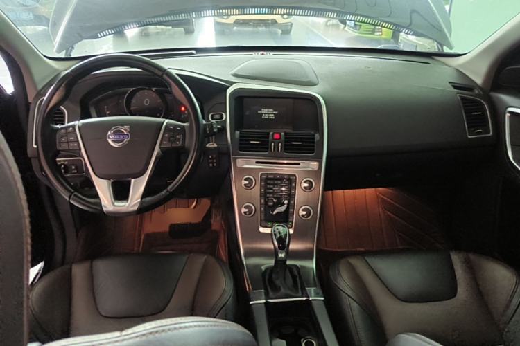 Used Volvo XC60 2016 T5 AWD Zhiyuan Edition Center Console