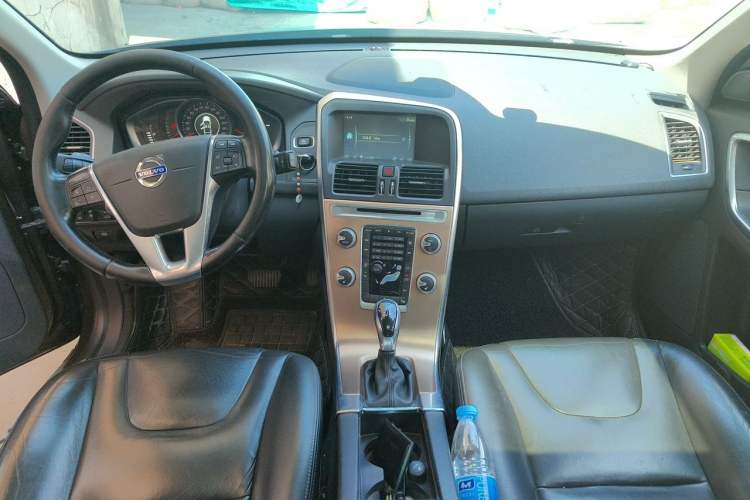 Used Volvo XC60 2016 T5 Smart Upgrade Model Center Console