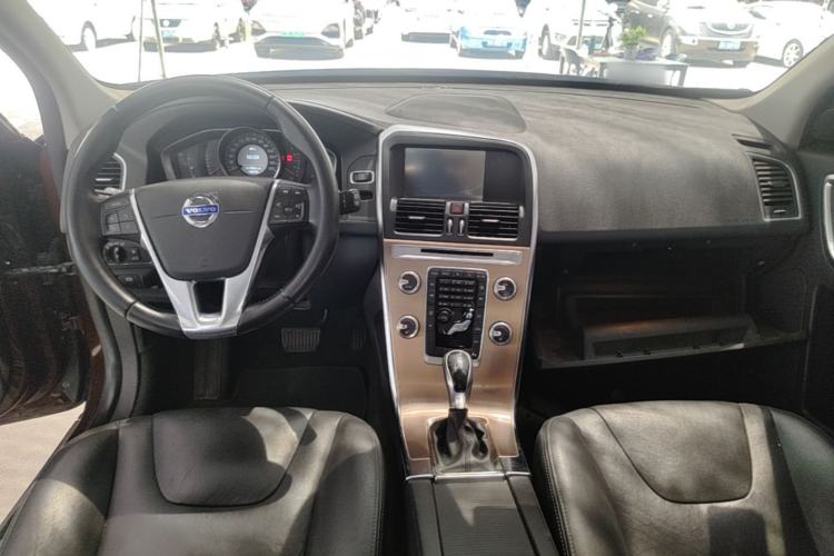 Used Volvo XC60 2016 T5 Smart Upgrade Model Center Console