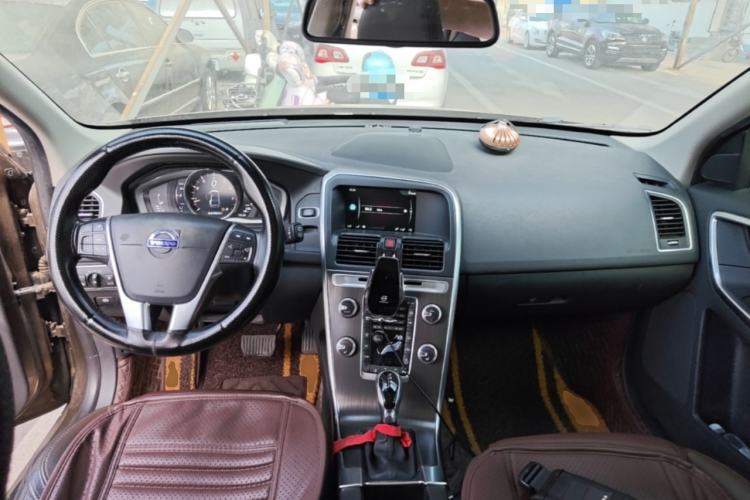 Used Volvo XC60 2016 T5 AWD Zhiyuan Edition Center Console