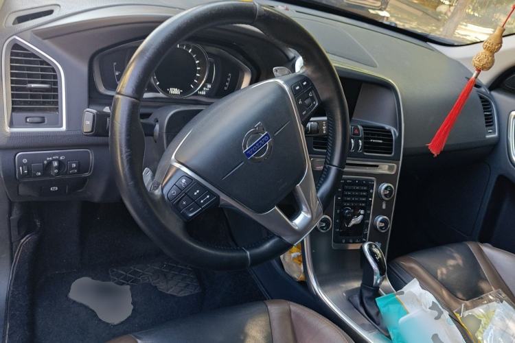 Used Volvo XC60 2016 T5 AWD Smart Drive Edition Center Console